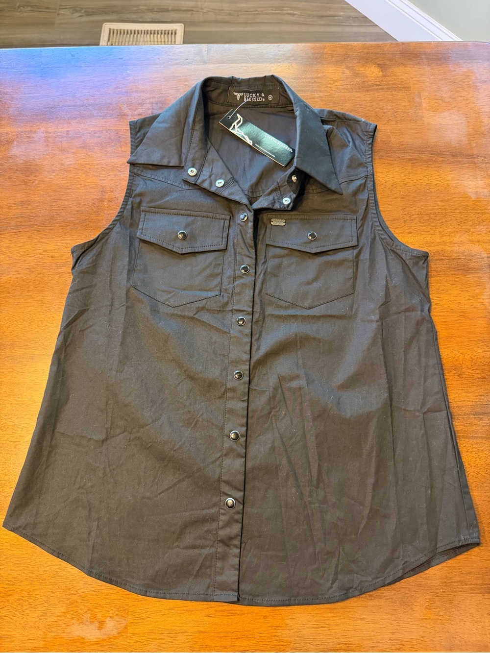 NWT Lucky & Blessed Black Sleeveless Button-Down Shirt Size M